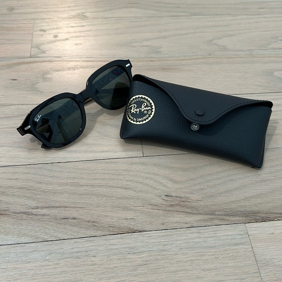 Black Ray-Ban - Picture 1 of 4